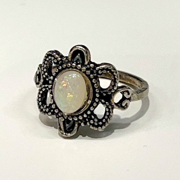Vintage Like Ivory Faux Stone Silver plated Ring Size 8 - Picture 1 of 3